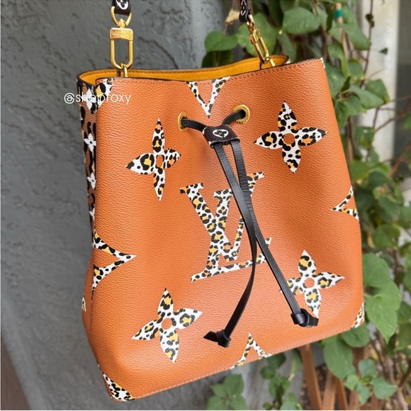 Louis Vuitton Giant Monogram Jungle NeoNoe Drawstring Bucket Crossbody - Picture 2 of 15